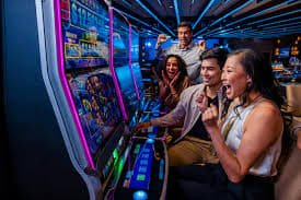Live casino dealer games on ph365 including baccarat and roulette